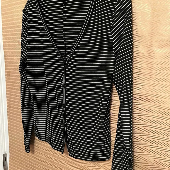 WHO WHAT WEAR~ BLACK STRIPED CARDIGAN ~ SM - Picture 2 of 6